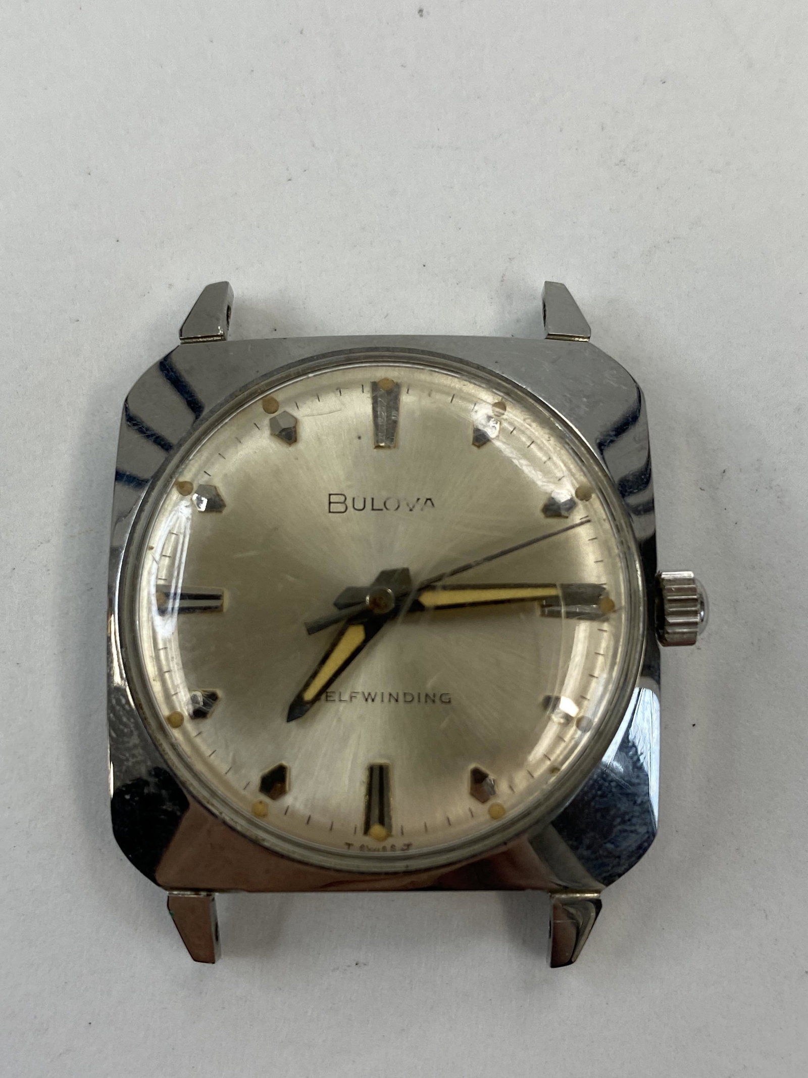 VINTAGE BULOVA AUTOMATIC MEN'S WATCH (1 of 2)