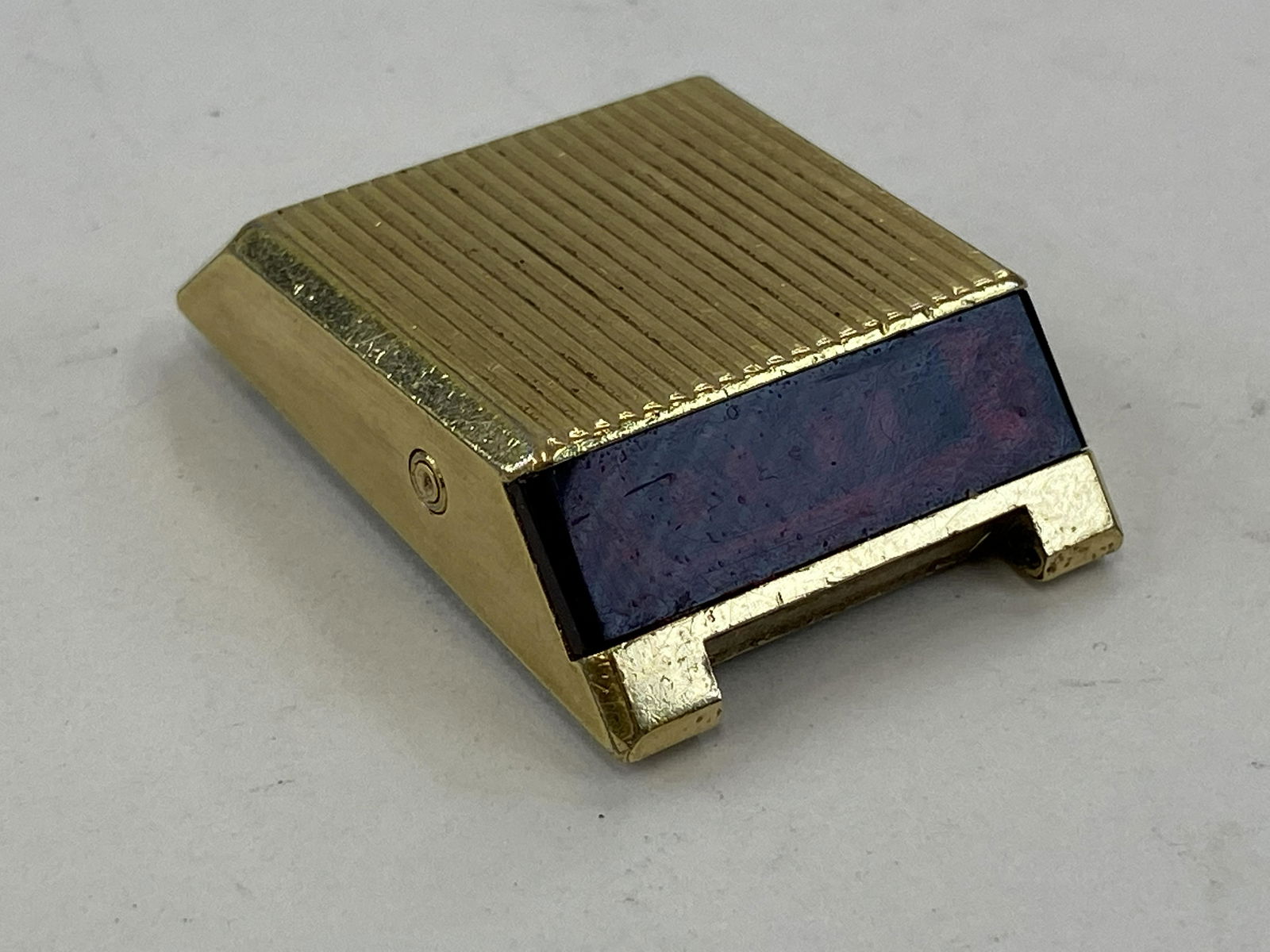 VINTAGE BULOVA COMPUTRON GOLD FILLED BATTERY MEN'S WATCH: VINTAGE BULOVA COMPUTRON GOLD FILLED BATTERY MEN'S WATCH CONDITION: PRE-OWNED / DOESN'T RUNS Diameter: 31 MM *We can't garantee that the watch keeps accurate time, it wasn't tested long enough* SHIPPI