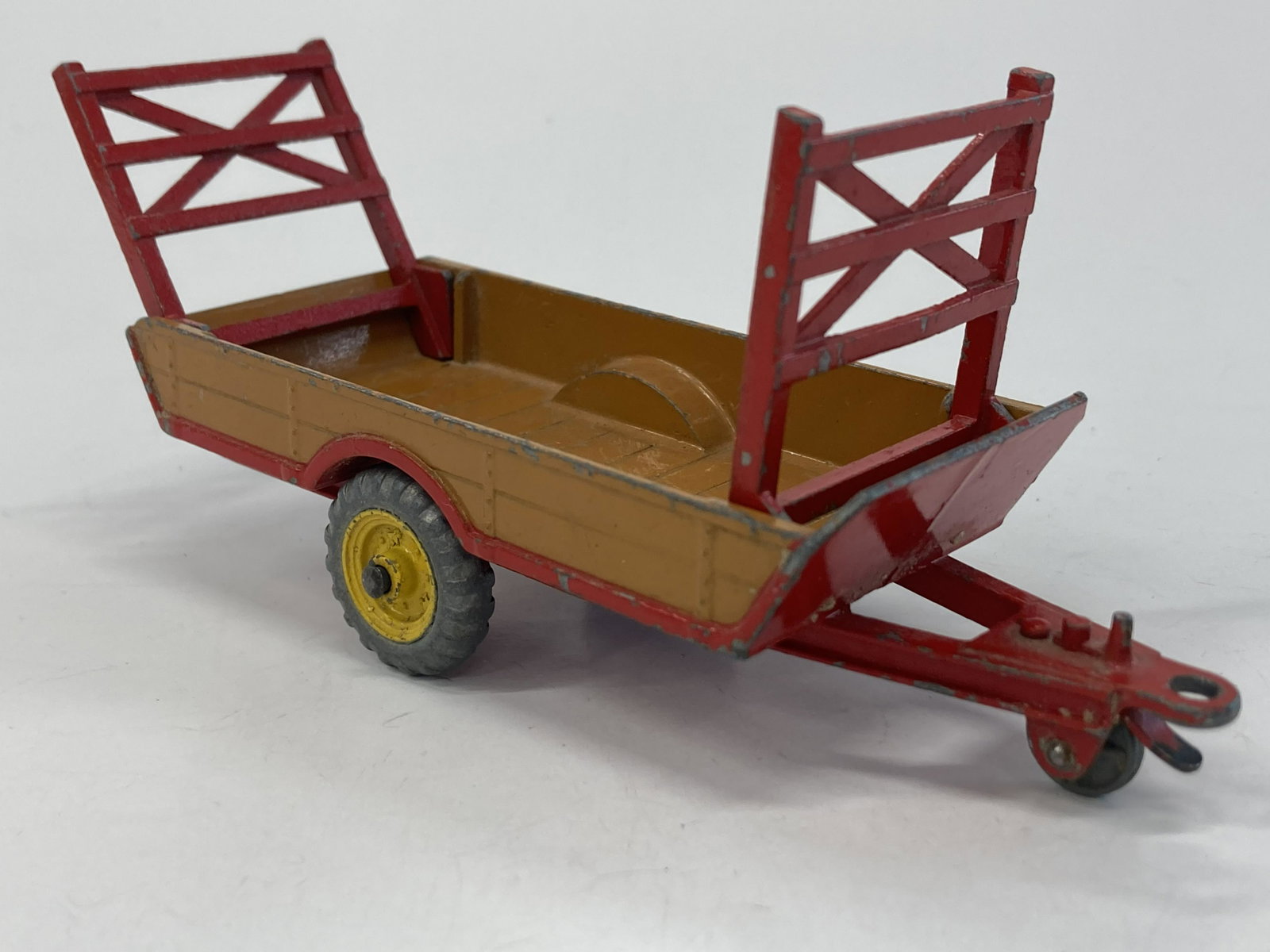 VINTAGE DINKY TOYS HALESOWEN FARM TRAILER # 27B (1 of 3)
