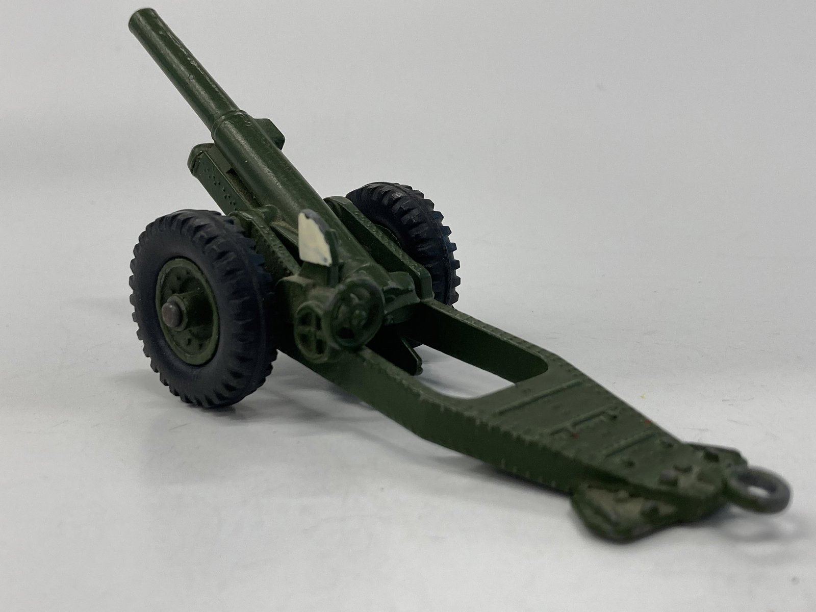 VINTAGE DINKY TOYS 7-2 HOWITZER #693 (1 of 3)