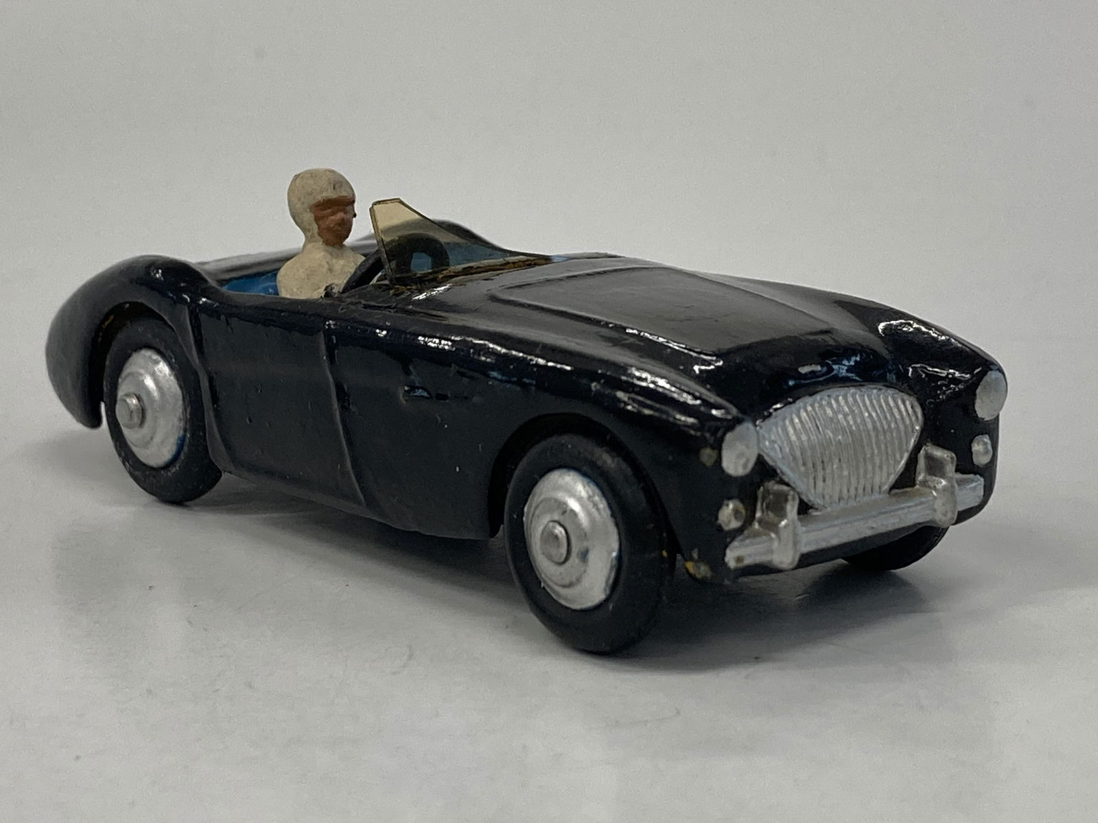 VINTAGE DINKY TOYS AUSTIN HEALEY # 109 (1 of 3)