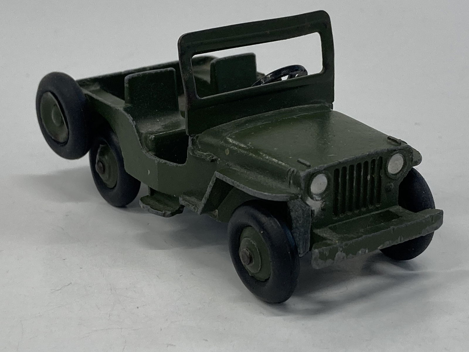 VINTAGE DINKY TOYS JEEP #25Y (1 of 3)
