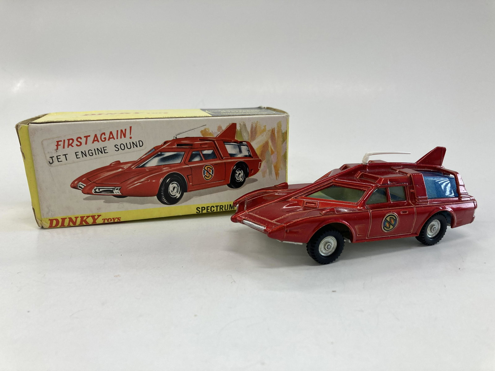 VINTAGE DINKY TOYS SPECTRUM PATROL CAR # 103 (1 of 6)