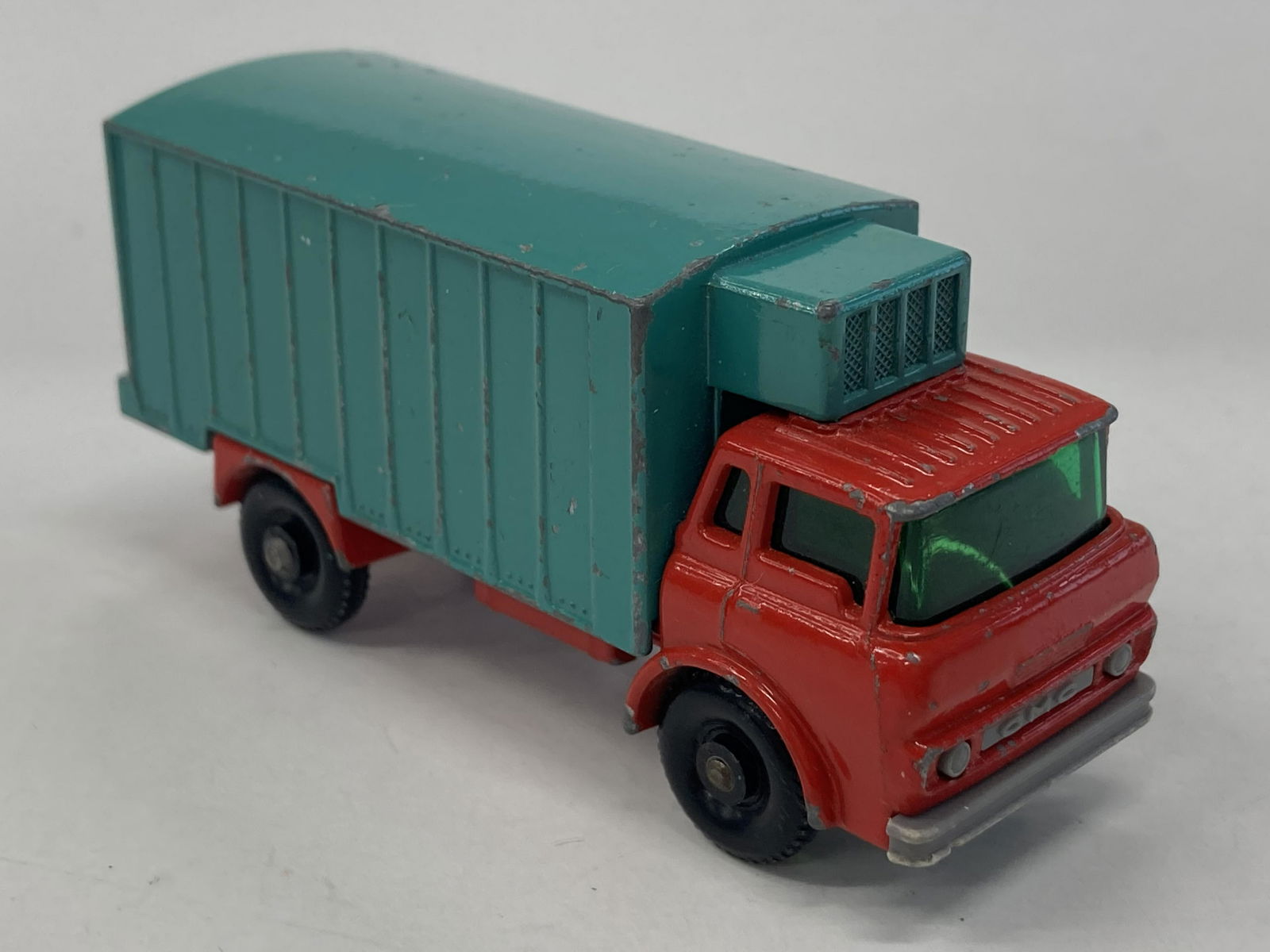 VINTAGE MATCHBOX TOYS REFRIGERATOR TRUCK # 44 (1 of 4)