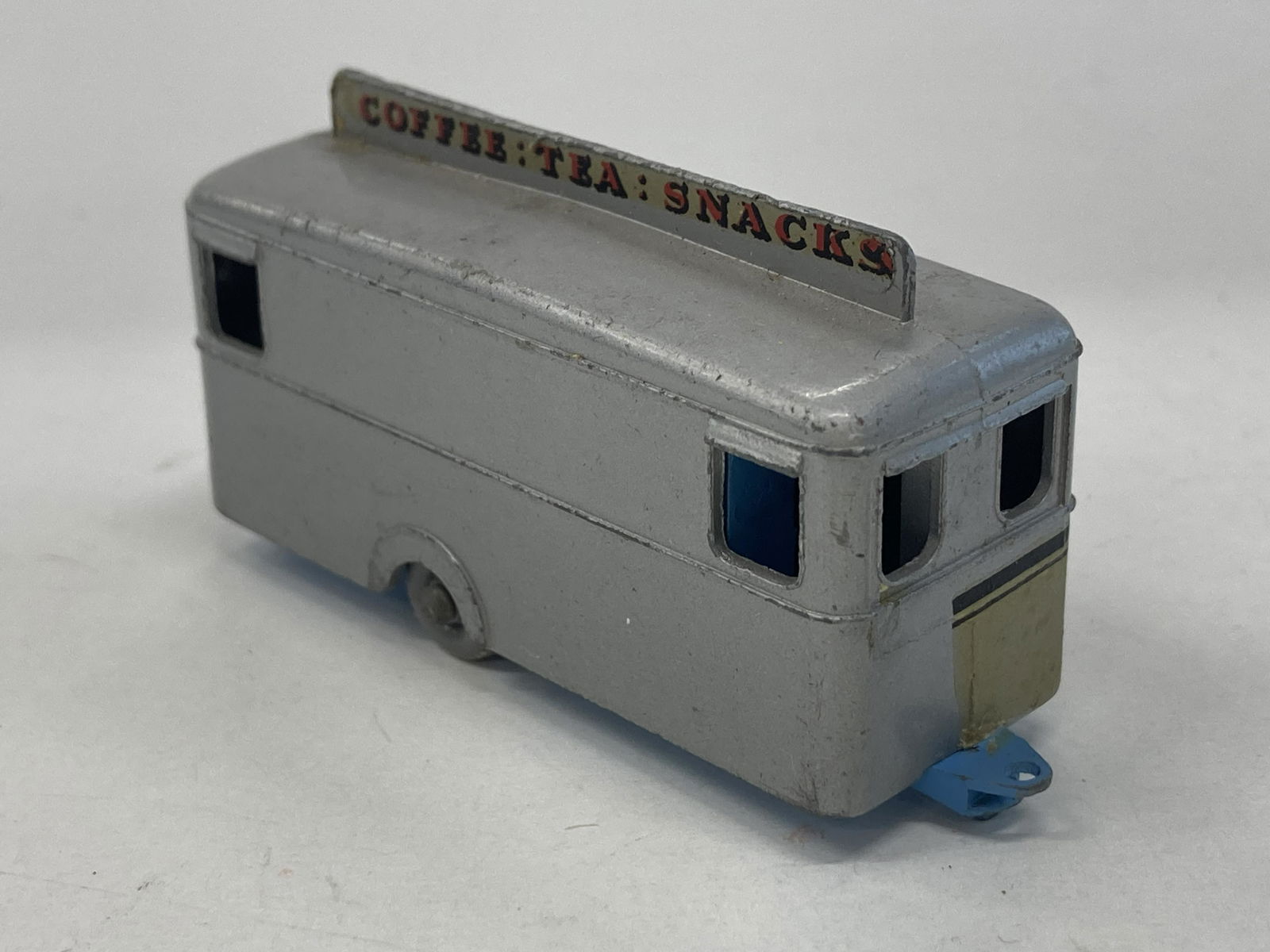 VINTAGE MATCHBOX TOYS MOBILE CANTEEN #74 (1 of 4)