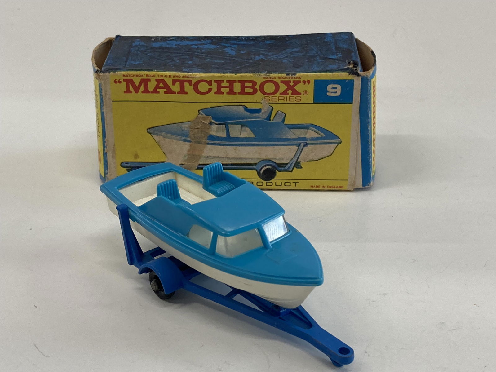 VINTAGE MATCHBOX TOYS BOAT & TRAILER #9 & BOX (1 of 7)