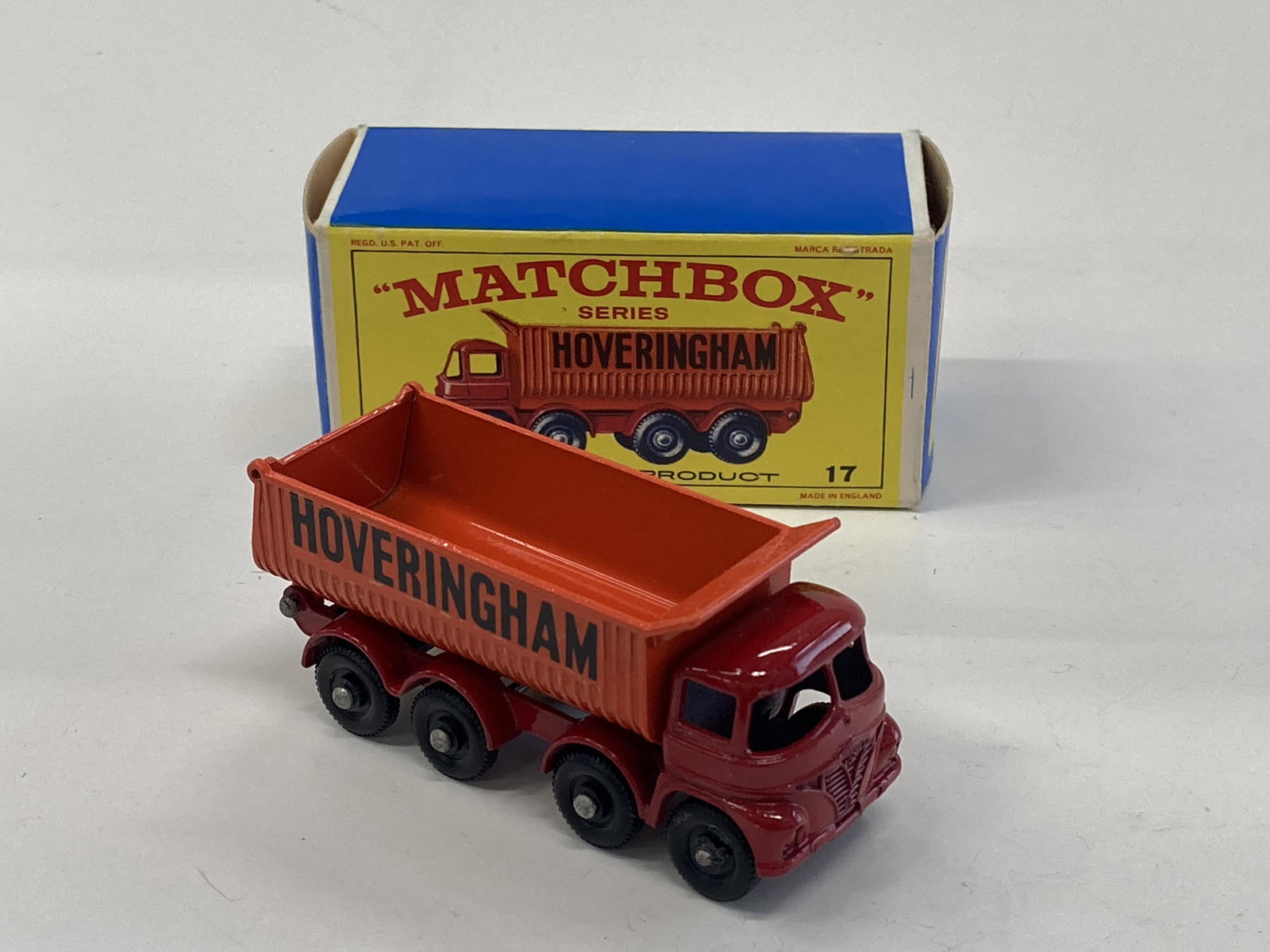 VINTAGE MATCHBOX TOYS 8-WHEEL TIPPER #17 & BOX (1 of 7)