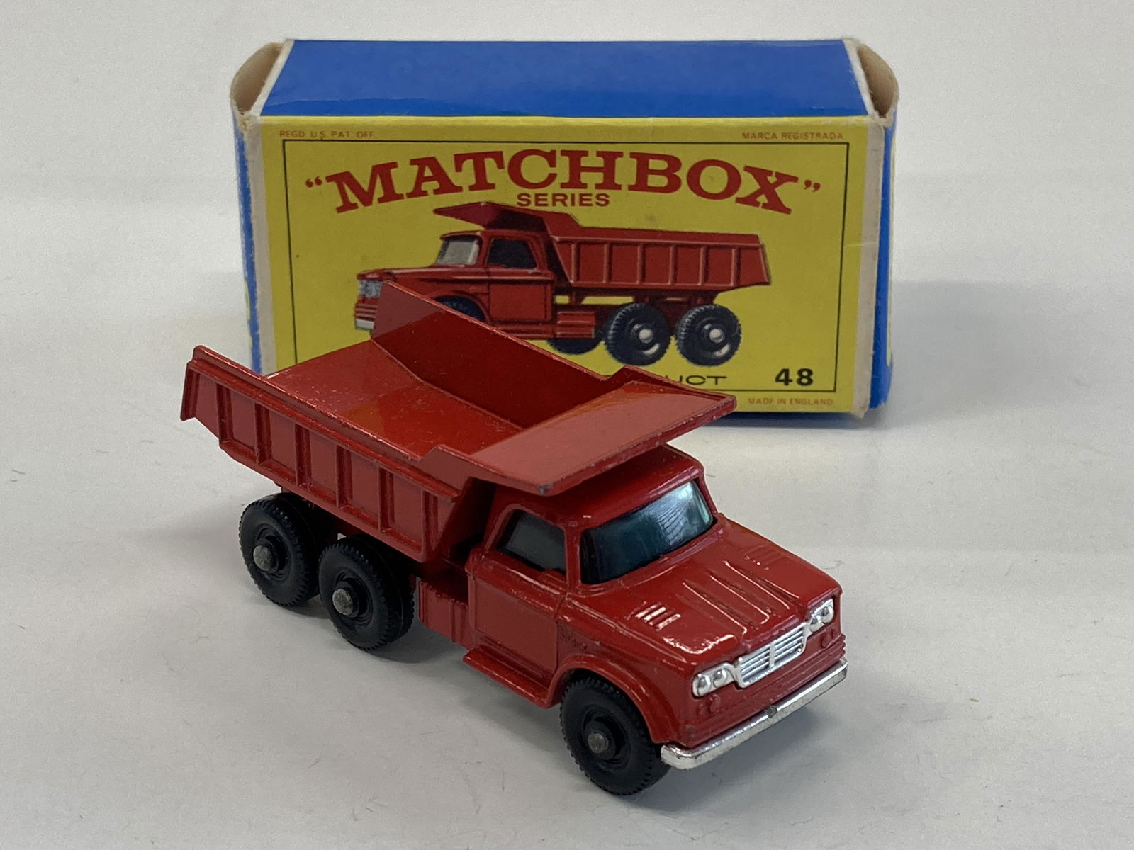 VINTAGE MATCHBOX TOYS DODGE DUMPER TRUCK #48 & BOX: VINTAGE MATCHBOX TOYS DODGE DUMPER TRUCK #48 & BOX CONDITION: PRE-OWNED SHIPPING FEE CANADA 10.00$ USA 15.00$ Combined shipping is available for an extra fee, but only on items won on the same date.