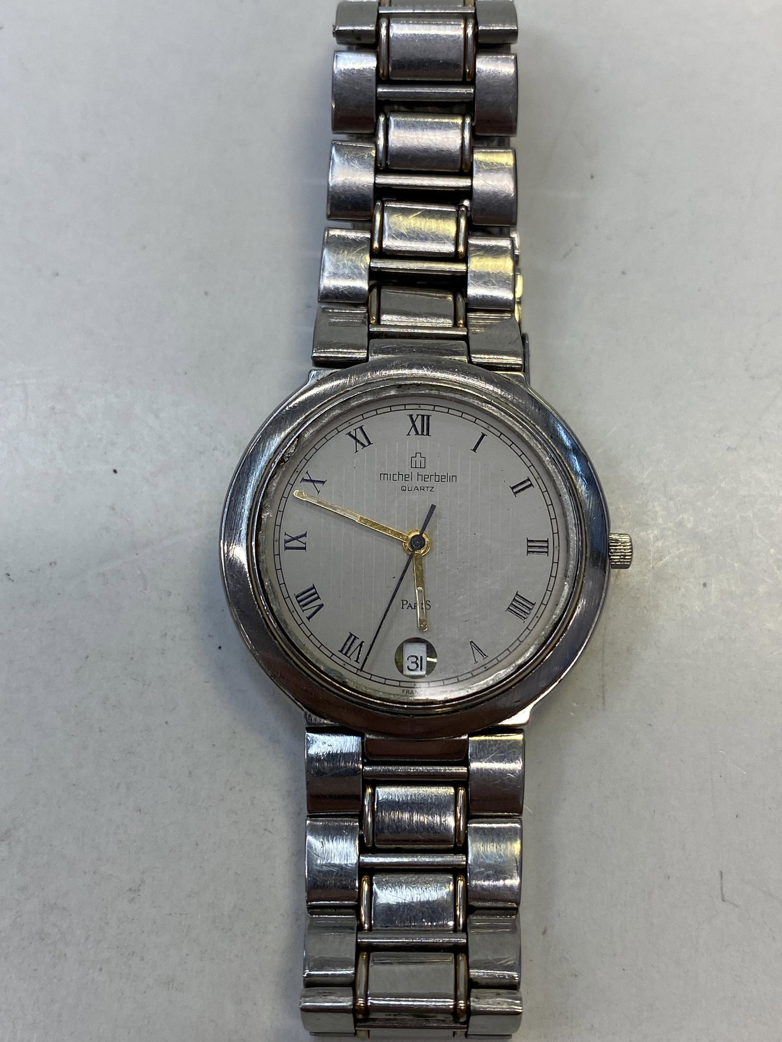 VINTAGE MICHEL HERBELIN PARIS BATTERY MENS WATCH (1 of 5)