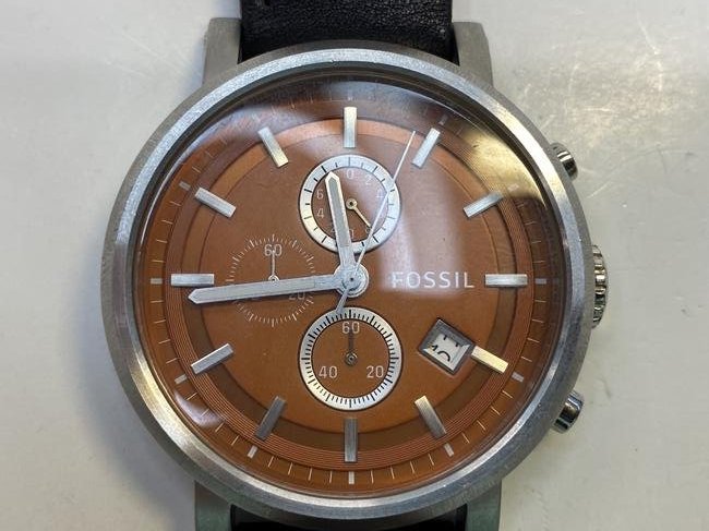 FOSSIL C221013 BATTERY MENS WATCH: FOSSIL C221013 BATTERY MENS WATCH CONDITION: PRE-OWNED / RUN DIAMETER: 46 mm *We can't garantee that the watch keeps accurate time, it wasn't tested long enough* SHIPPING FEE CANADA 15.00$ USA 20.00$