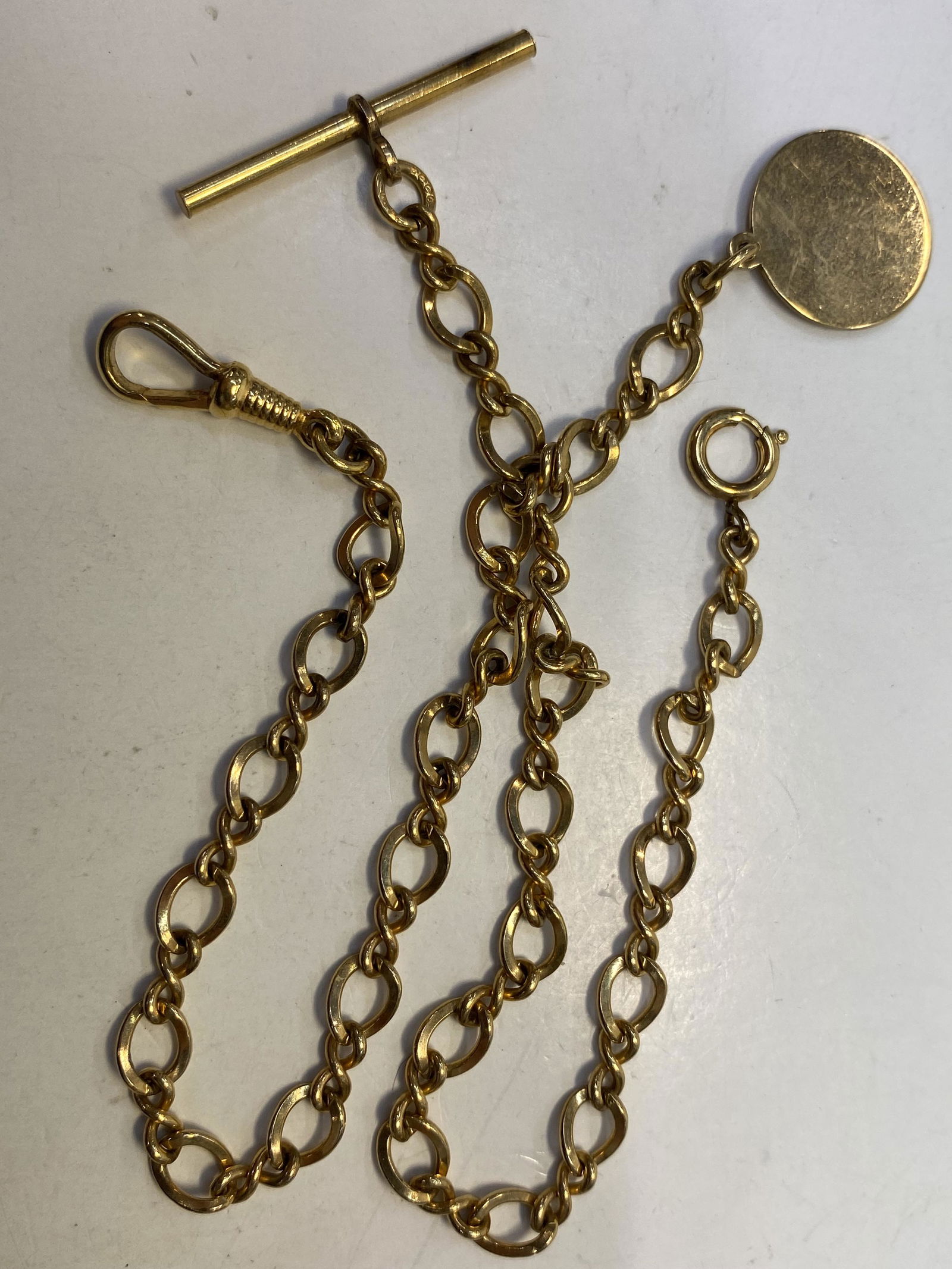 ANTIQUE GOLD FILLED POCKET WATCH CHAIN: ANTIQUE GOLD FILLED POCKET WATCH CHAIN CONDITION: PRE-OWNED SIZE: 13 1/2 INCHES SHIPPING FEE CANADA 15.00$ USA 20.00$ Combined shipping is available for an extra fee, but only on items won on the same
