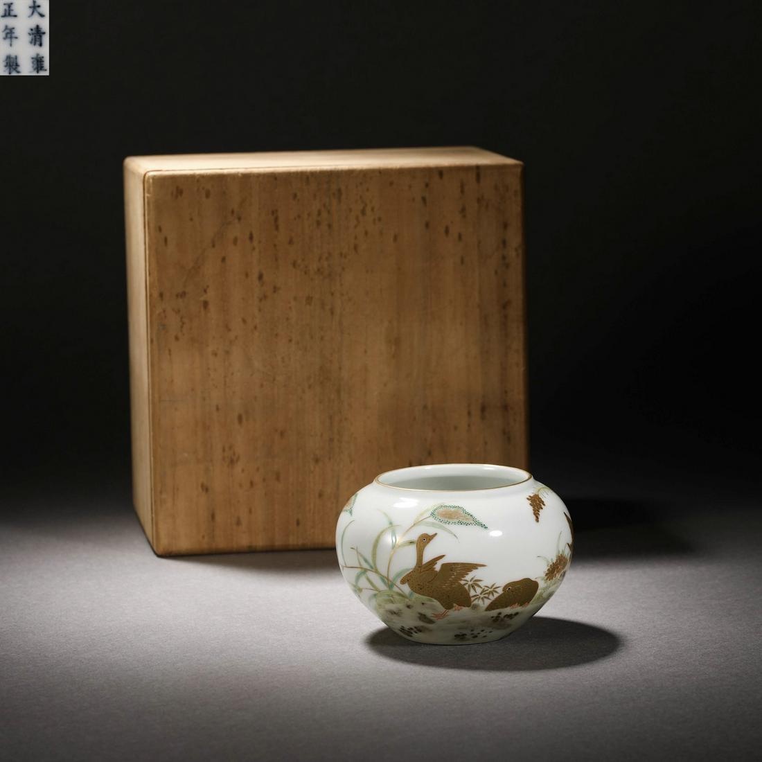 Qing Dynasty carved flower pot (1 of 9)