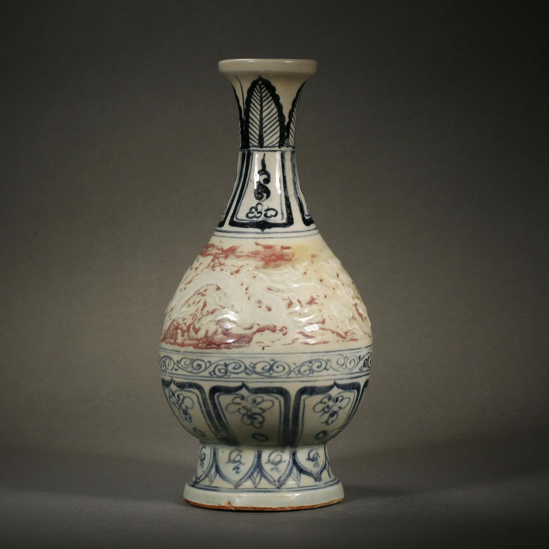 China Ming Dynasty Blue and white porcelain underglaze red Yuhuchun (1 of 14)