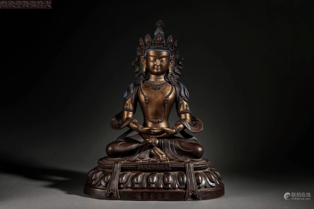 Qing Dynasty Sixth grade Buddhist building begging and ugly (1 of 4)