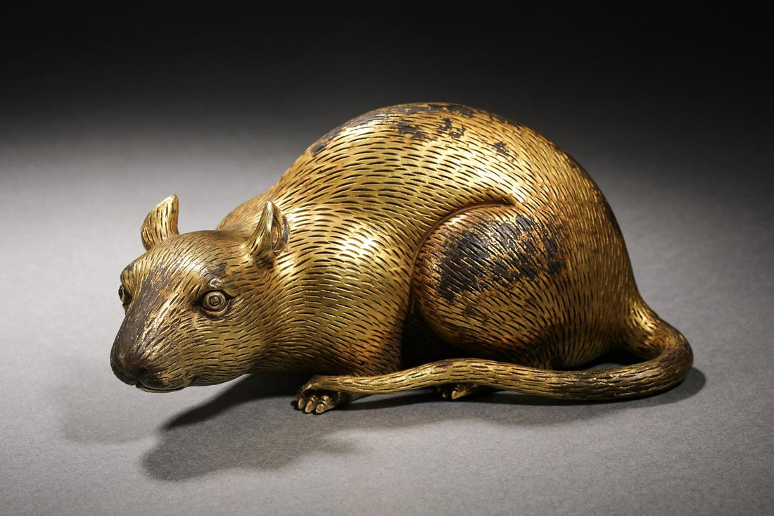 Qing Dynasty Gilt Rat Ornament (1 of 8)