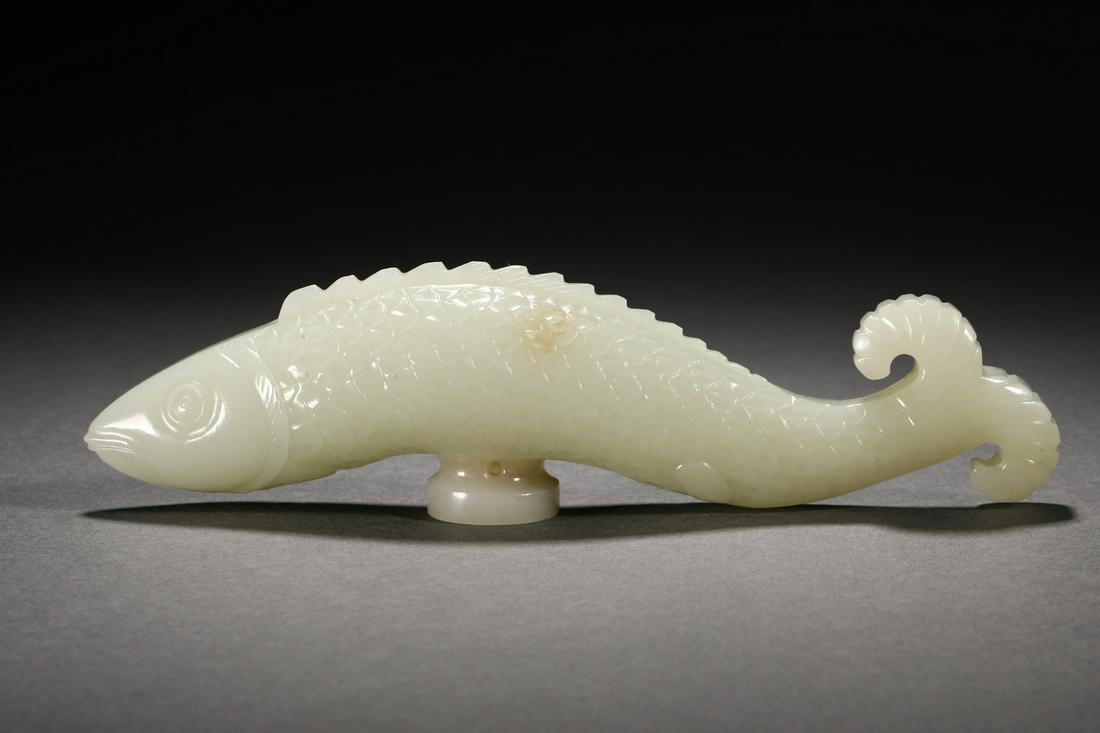 Han Dynasty Hetian Jade Fish Ornament (1 of 8)