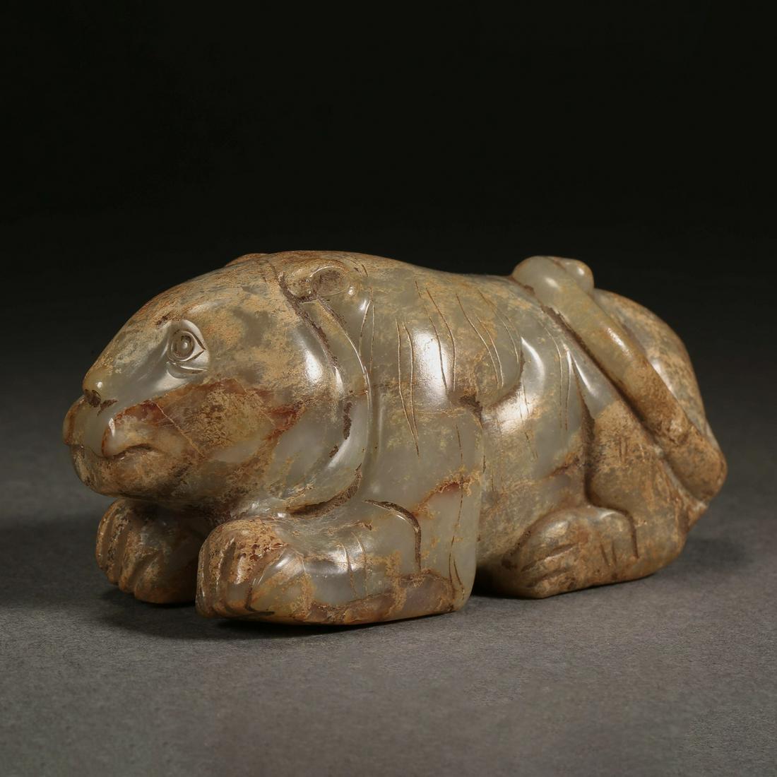 China Han Dynasty Hetian jade bear (1 of 10)