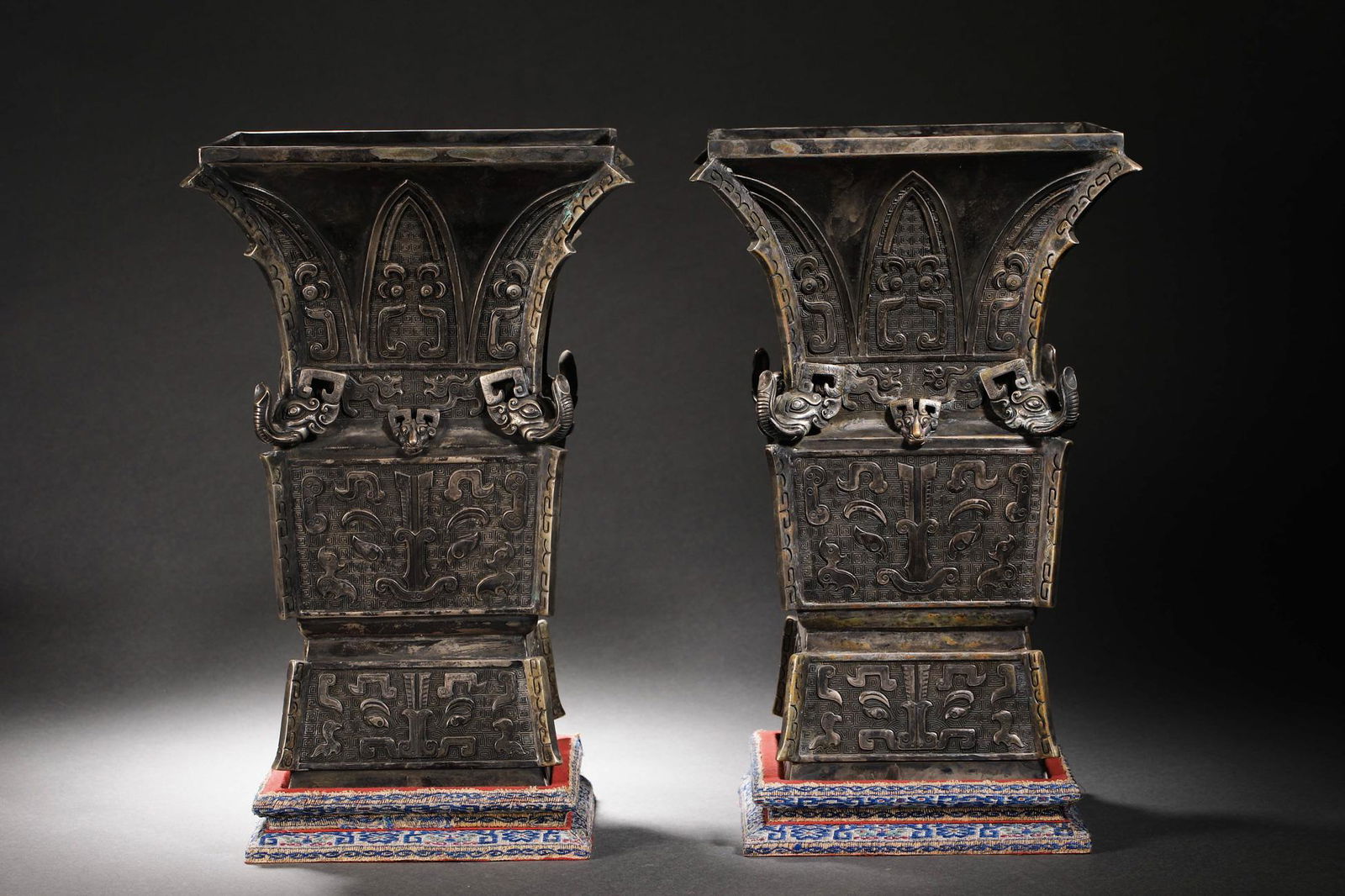 Qing Dynasty silver beast pattern zun (1 of 9)