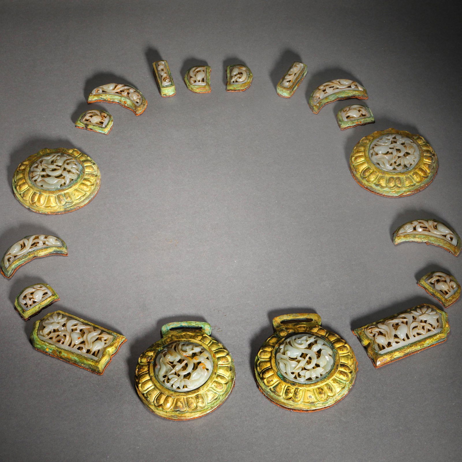 Liao Dynasty, Hetian Jade Gilt Belt (1 of 14)