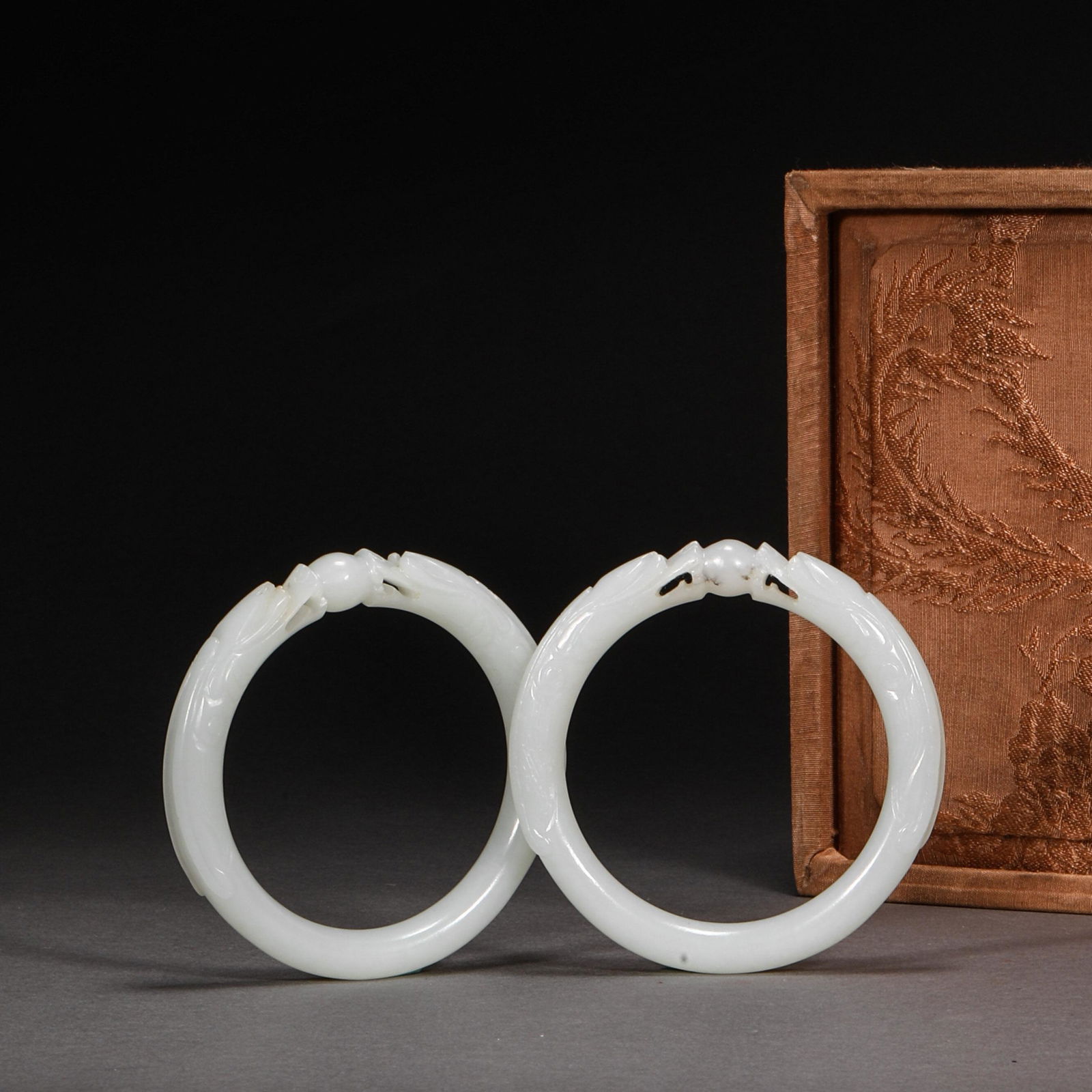 Qing Dynasty,Hetian Jade Dragon Pattern Bracelets (1 of 10)