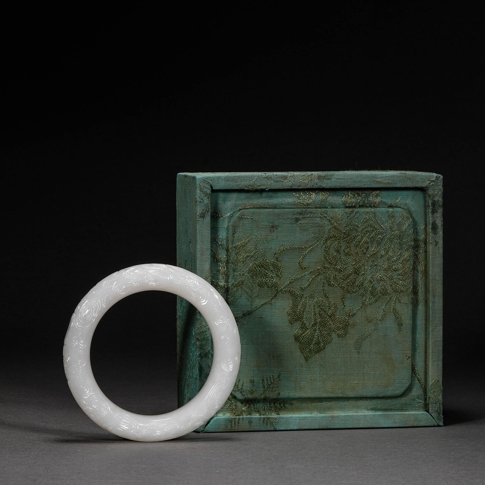 Qing Dynasty,Hetian Jade  Flower Bracelet (1 of 10)