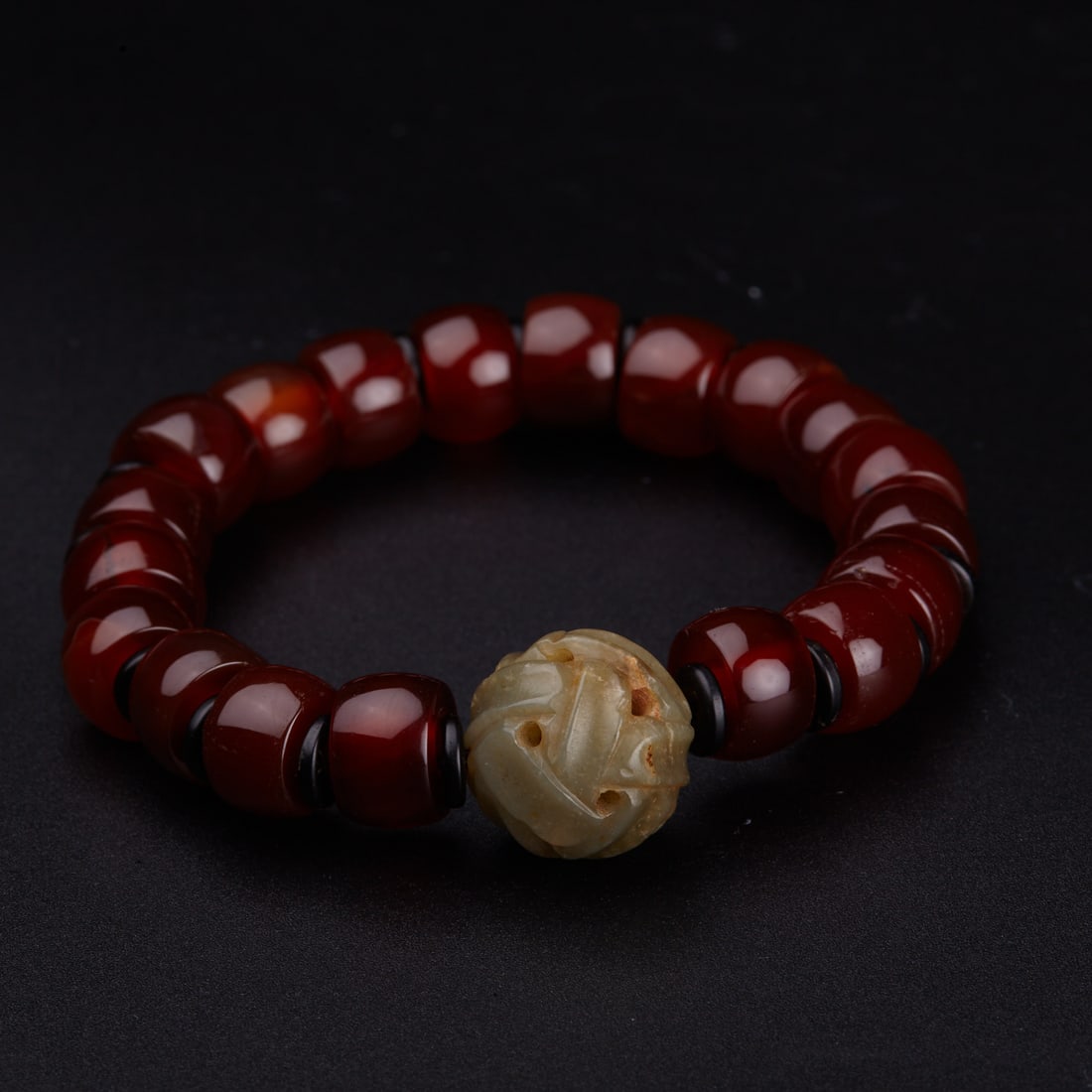 An agate and jade bead bracelet (1 of 4)