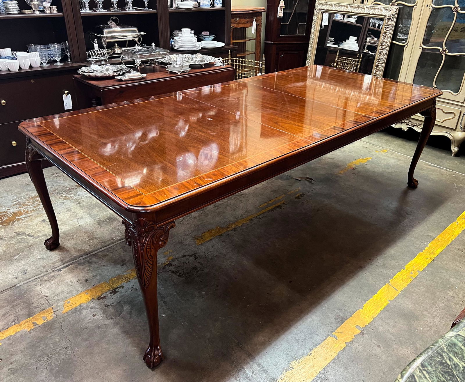 Georgian Style Banded Mahogany 2 Leaf Dining Table (1 of 10)