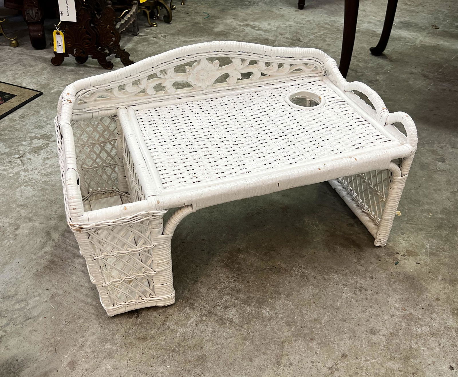 Wicker Breakfast Bed Serving Tray (1 of 3)