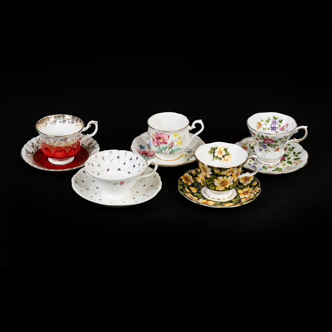 (5) Assorted Teacups and Saucers Inc Royal Albert (1 of 5)