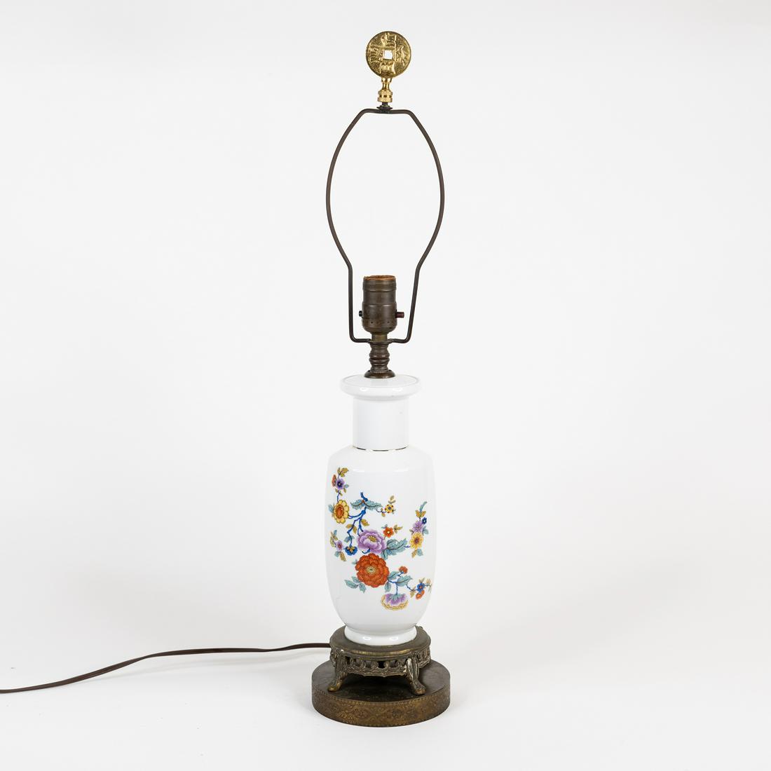 Chinese White Porcelain Floral Pattern Vase Table Lamp (1 of 10)