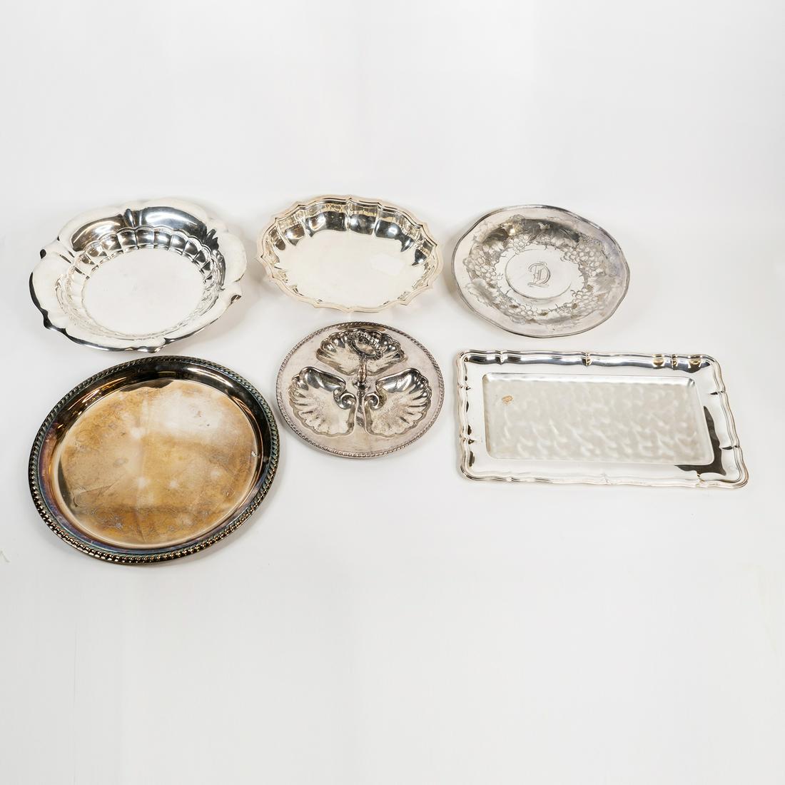 (6) Silverplate Serveware Dishes, Bowls, and Trays: A group of (6) six silverplate serveware dishes, bowls, and a tray including - Ikora, Canterbury, International, International 'Chippendale', Delphi, Gorham Gardener 3905