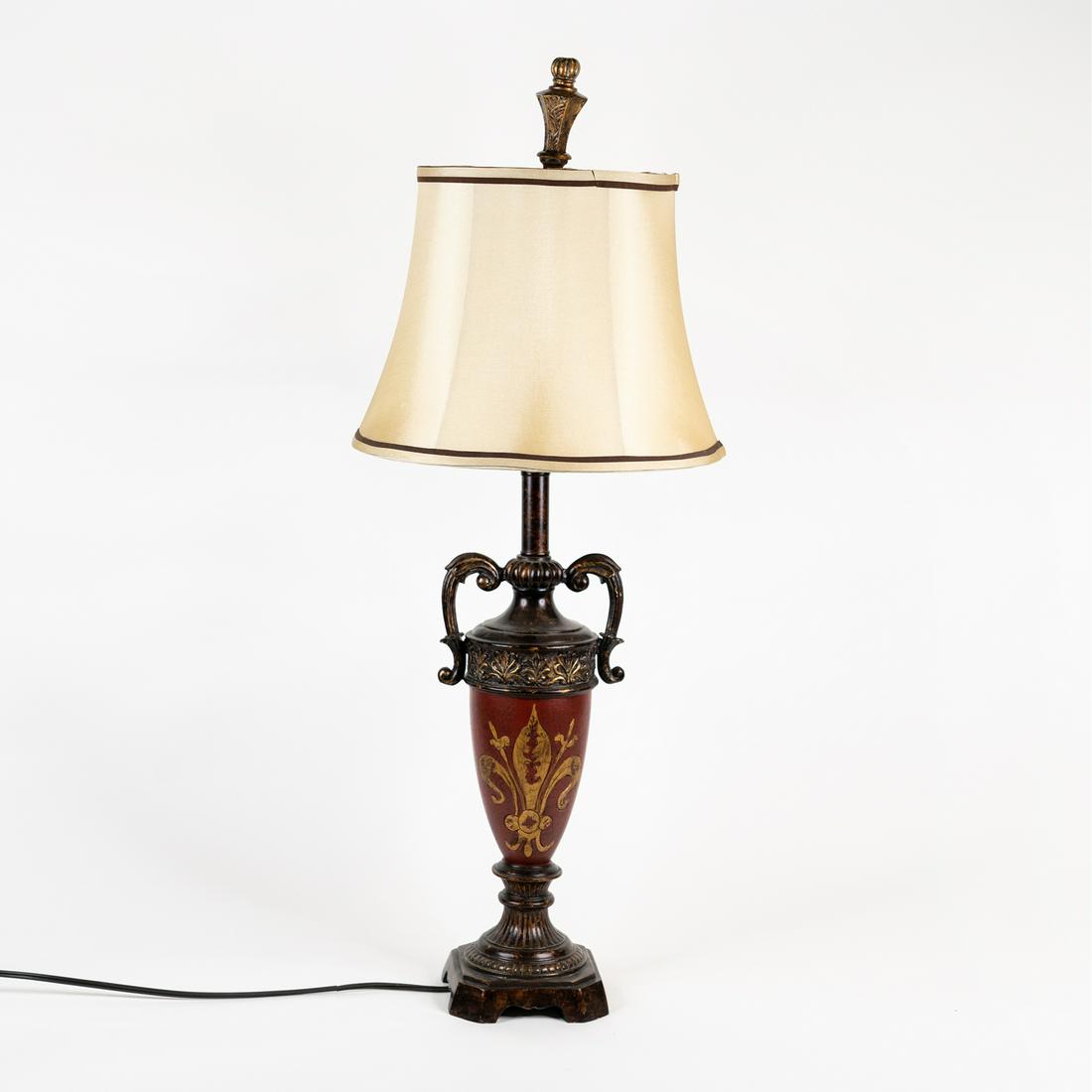 Fleur de Lis Urn Form Table Lamp (1 of 4)