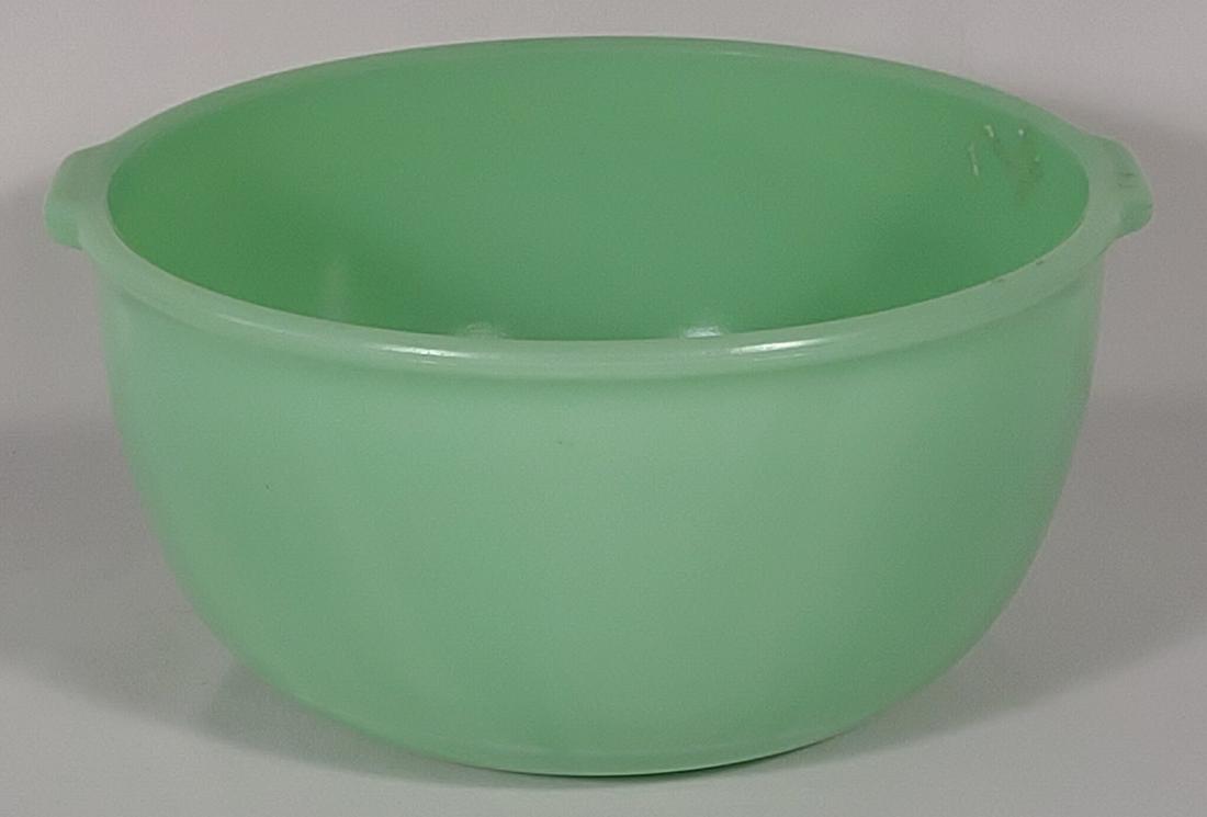 Vintage Jadeite 9" Mixing Bowl w/ Handles: 9" wide x 5" tall.