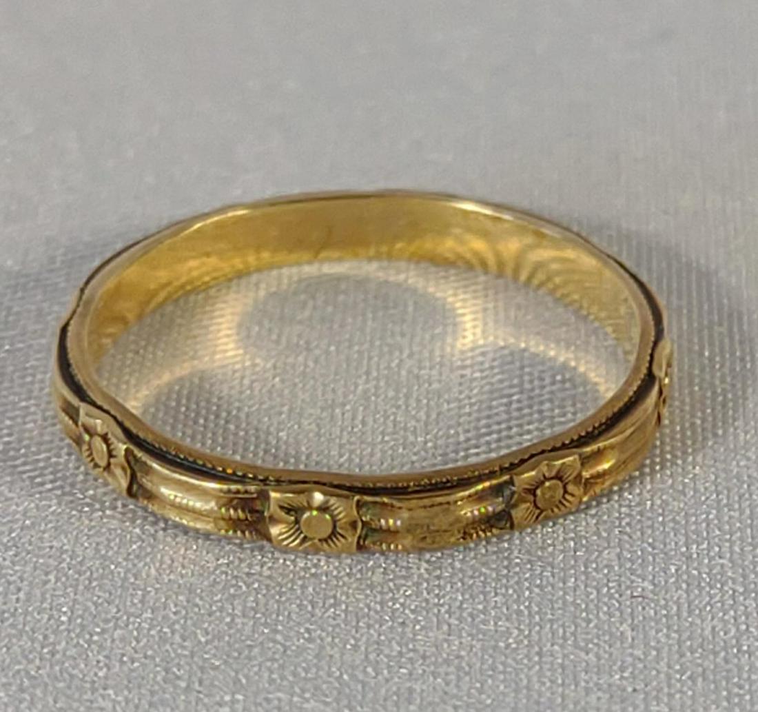 14K Yellow Gold Floral Pattern Ring (1 of 5)