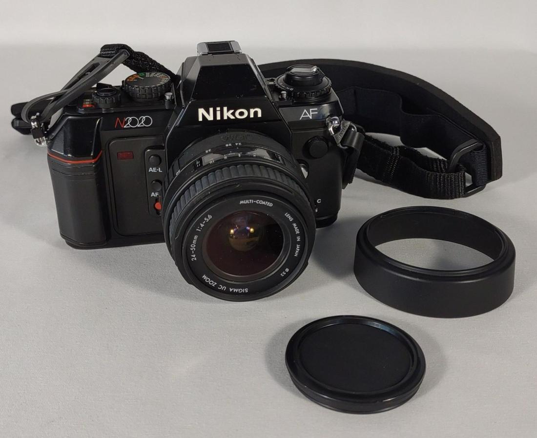 Nikon N2020 AF Camera w/ Zoom Lens (1 of 15)