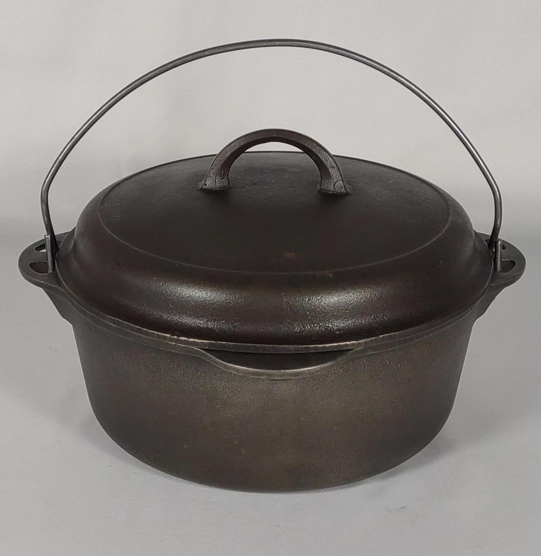 Griswold #8 Cast Iron Dutch Oven w/ Lid: Griswold #8 Tite-Top dutch oven. Pot is marked 1278. Lid is marked 1288. Both have Griswold marks. In very good condition.