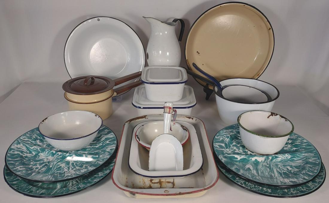 Vintage Enamelware Enamel Trays, Plates & More (1 of 20)