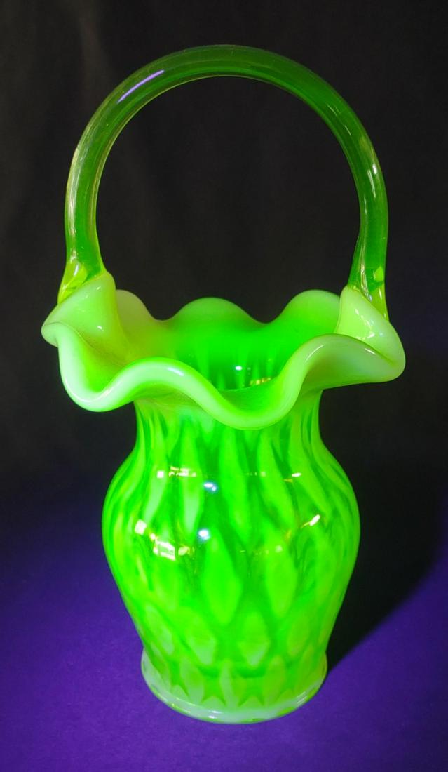 Gibson Art Glass Uranium Basket (1 of 8)