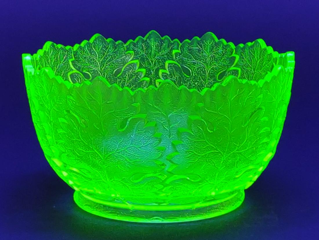 Uranium Vaseline Leaf Pattern Bowl (1 of 7)
