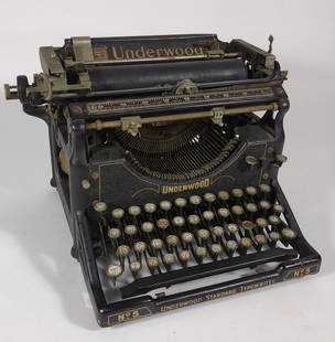 Underwood No 5 Standard Typewriter: Underwood Standard No. 5 Typewriter. Early 20th Century. Needs a cleaning as the hammer keys sometimes get stuck upright. Vintage / antique.NOTE: International in-house shipping is NOT available for t