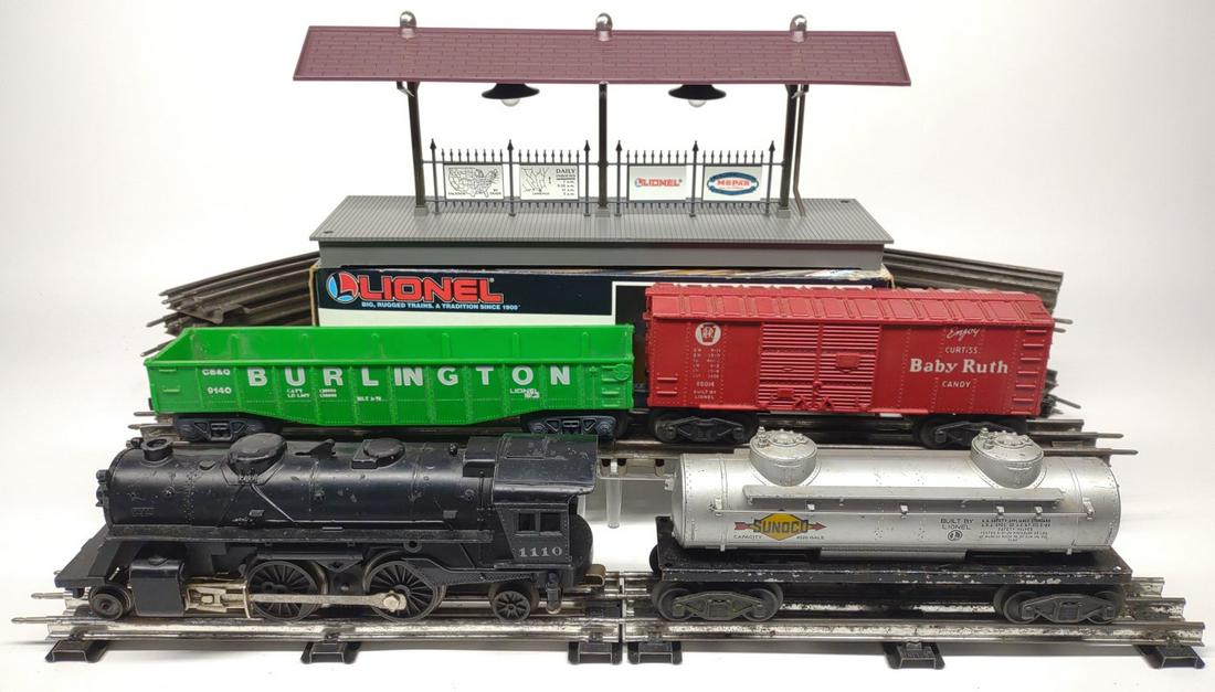 Lionel 1110 Scout Train, Station Platform & Track (1 of 15)