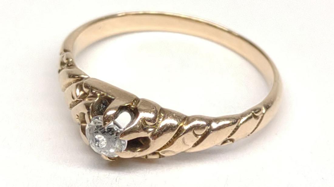 10K Gold Victorian Quartz Ring (sz 4.75) (1 of 7)