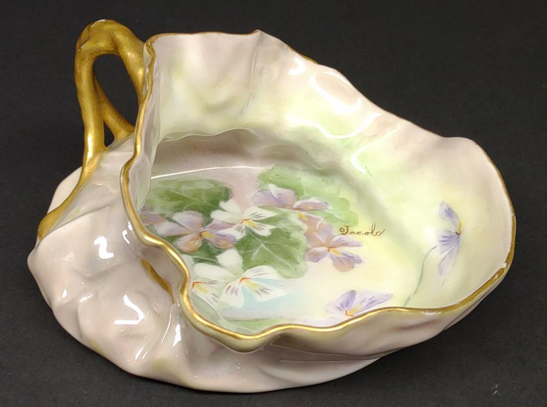 Tressemanes & Vogt Limoges Ladies Spittoon (1 of 9)