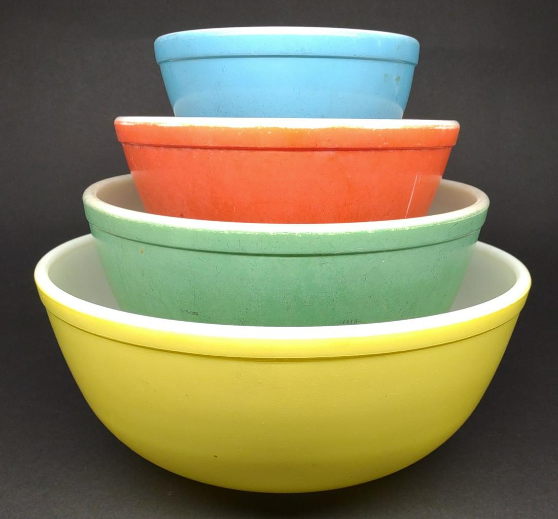 4 1940s Pyrex Primary Color Mixing Bowls (1 of 10)