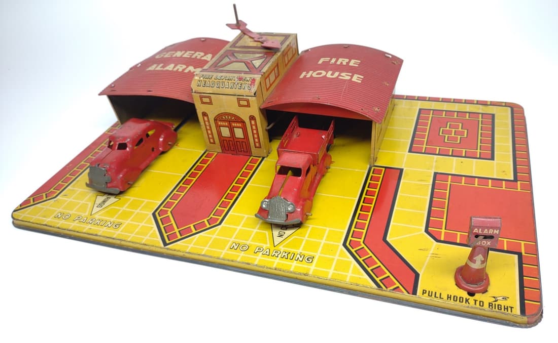 Marx General Alarm Fire House Tin Toy Set (1938) (1 of 9)
