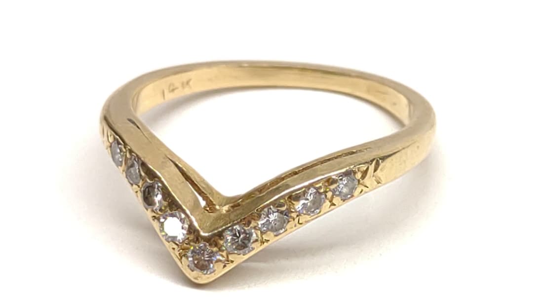 14k Gold & Diamond Chevron Ring sz 6 (2.55g) (1 of 5)