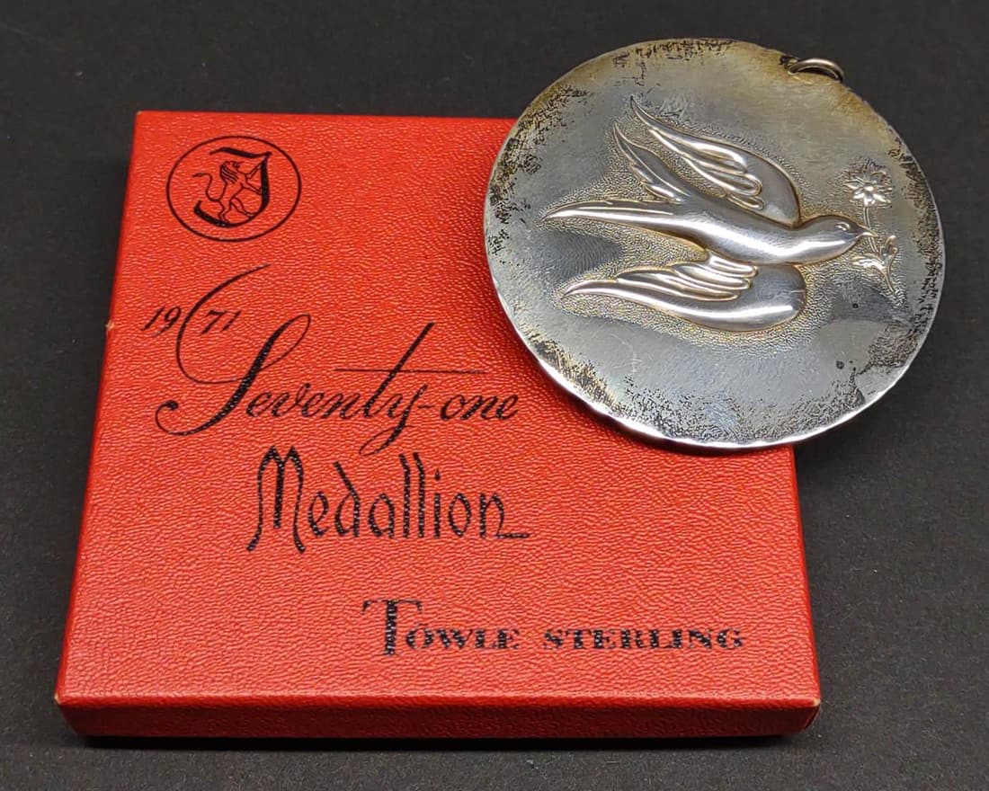 1971 Towle Sterling Silver Christmas Medallion (1 of 5)