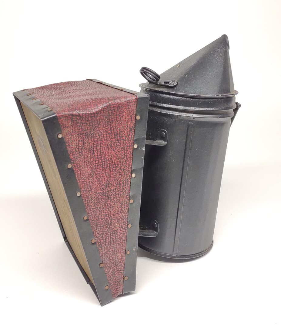 Vintage Bee Smoker (1 of 6)