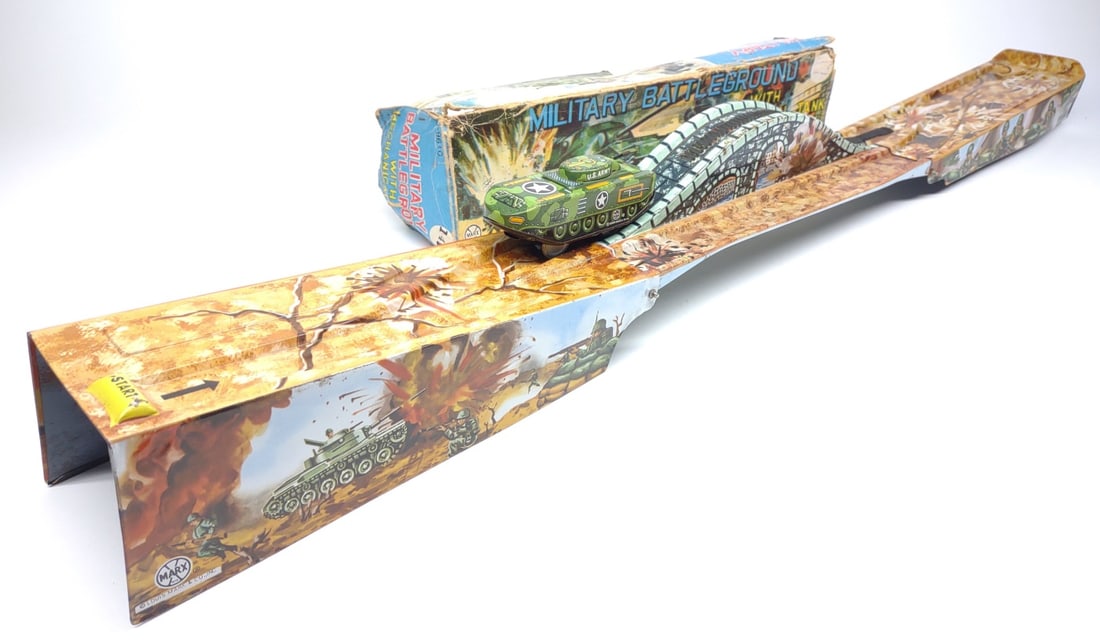 Marx Wind-Up Military Battleground Tank Toy & Box (1 of 18)