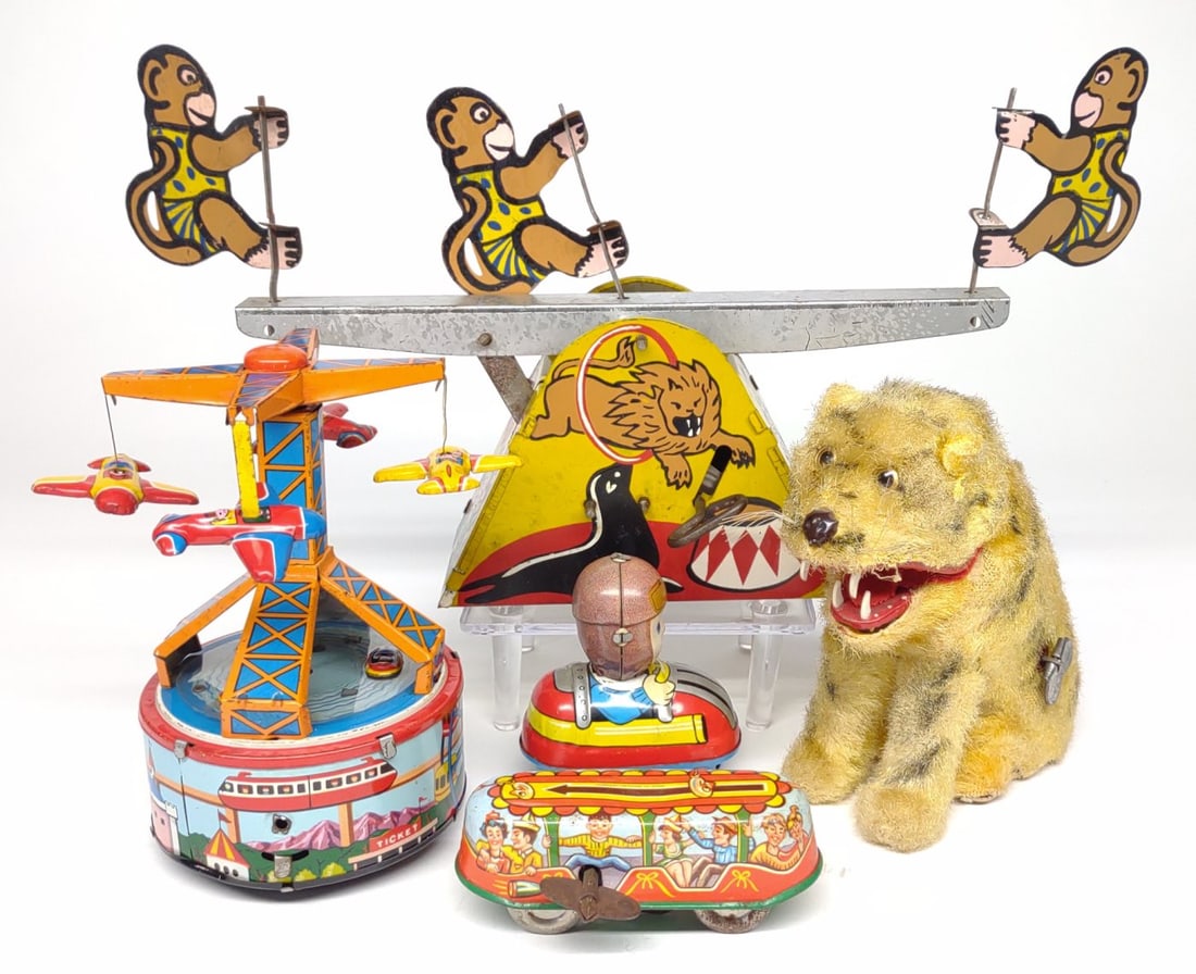 5 Vintage Mechanical Wind-Up Toys (Yone Lewco...) (1 of 16)